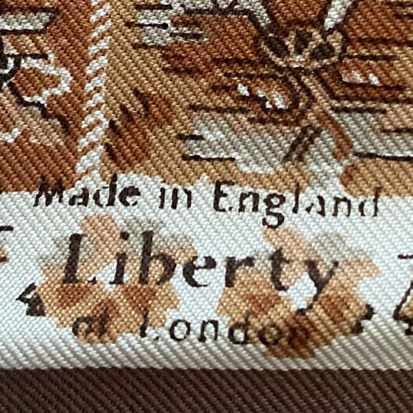 Vintage Liberty of London Silk Scarf - 70s comes in OG packaging - Picture 7 of 10